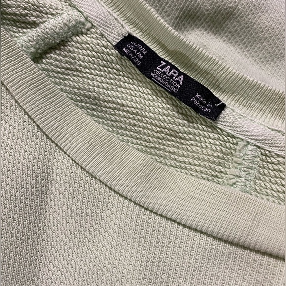 Zara light green sweatshirt. Size medium - Picture 2 of 2